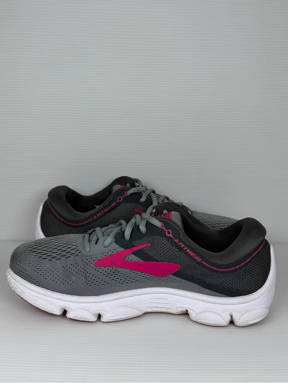 Brooks Anthem Women’s 9.5 B Gray Pink Running Walking Shoes 1202571B051